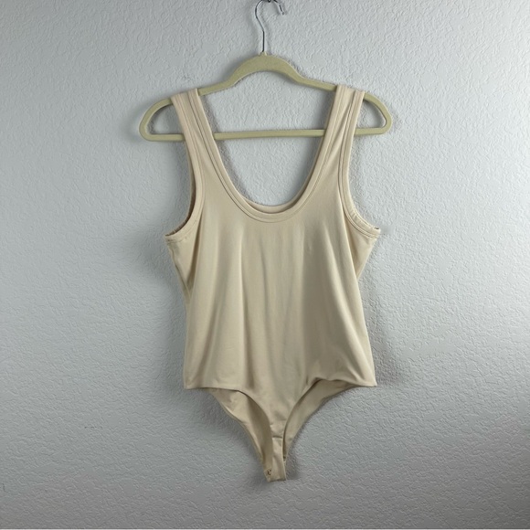 Nuuds Seamless Scoop Tank Bodysuit in Bone Sz. L - Picture 8 of 9